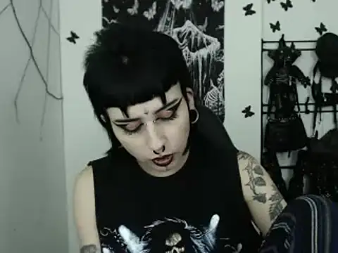 Snapshot of n0sferatus__ chatting on October 2025 01:02:02 AM n0sferatus online show from October 2025 01:02:02 AM