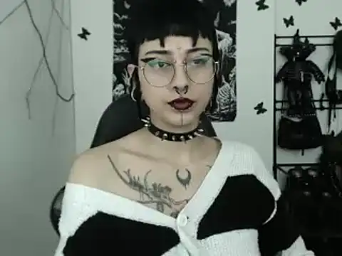 Snapshot of n0sferatus__ chatting on October 2025 04:14:01 AM n0sferatus online show from October 2025 04:14:01 AM