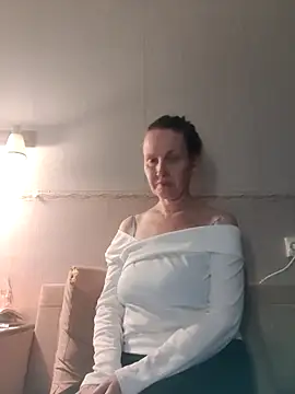 Evelina cute online show from November 2025 06:02:01 PM