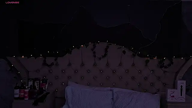 AmberGreyy  online show from March 2026 01:35:02 PM