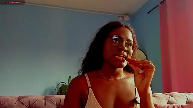 IsabellaBromsS online show from April 2026 10:44:02 PM