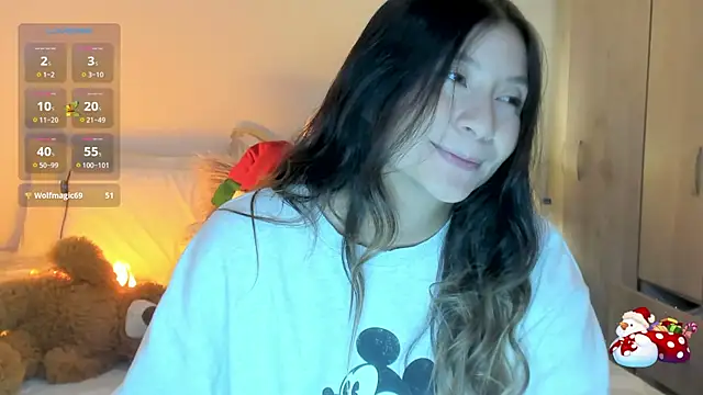 Snapshot of HelennaMoon_ chatting on January 2025 11:49:02 PM HelennaMoon online show from January 2025 11:49:02 PM