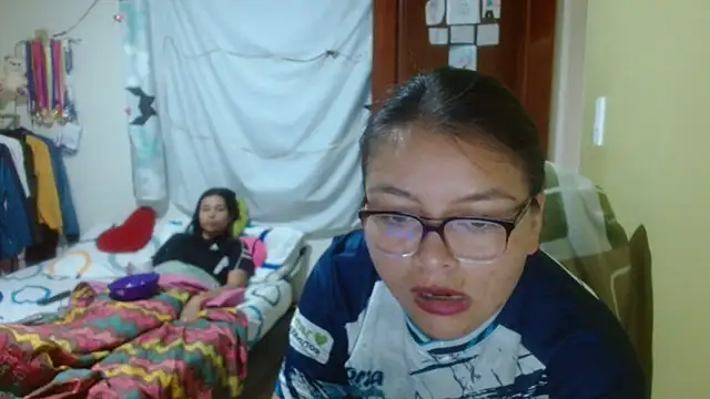 clayre and jill online show from November 2025 07:03:01 PM