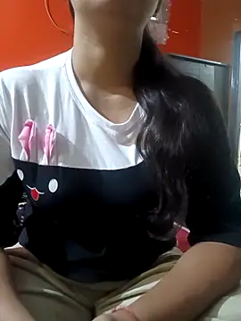 Snapshot of Alina_Khann chatting on November 2025 08:20:02 AM Alina Khann online show from November 2025 08:20:02 AM