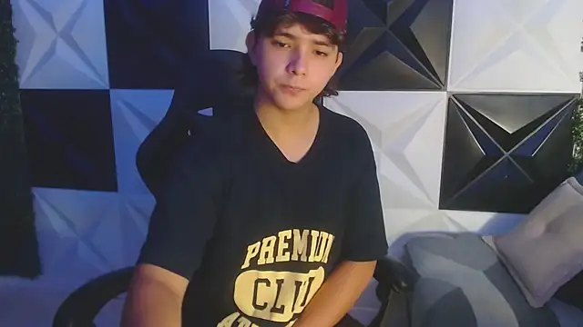 Dani cumboy online show from March 2025 12:44:01 PM