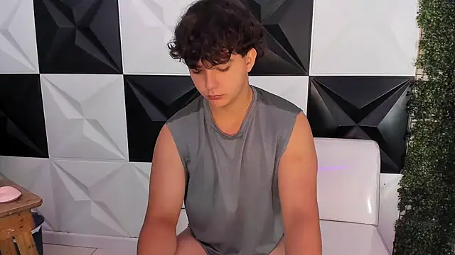 Dani cumboy online show from November 2025 02:07:02 PM