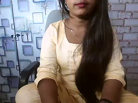 Hot Naina- online show from December 2024 03:50:02 PM