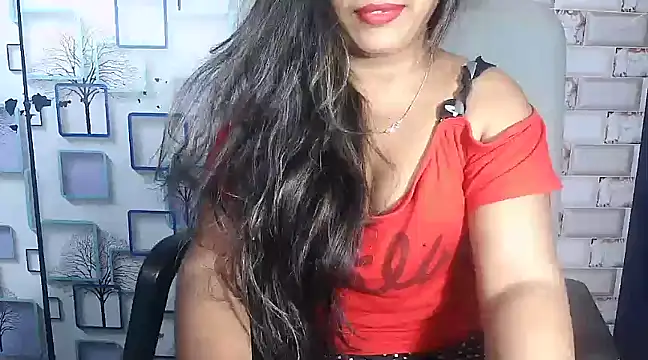 Hot Naina- online show from December 2024 04:38:02 PM
