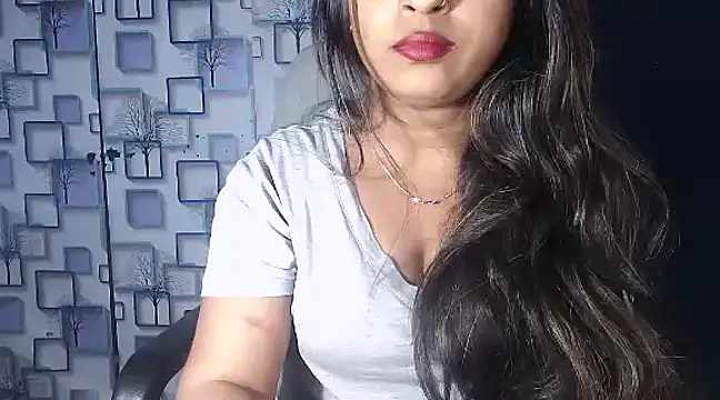 Hot Naina- online show from December 2024 04:53:02 PM