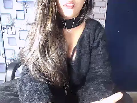 Hot Naina- online show from December 2024 05:31:02 PM