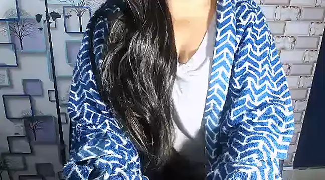 Hot Naina- online show from January 2025 03:11:02 PM