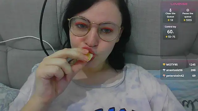 Snapshot of German_Eva chatting on January 2025 02:49:01 PM German Eva online show from January 2025 02:49:01 PM