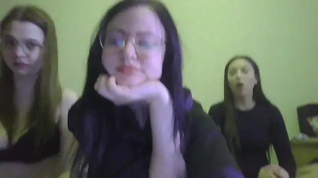 Snapshot of German_Eva chatting on March 2025 10:06:02 AM German Eva online show from March 2025 10:06:02 AM