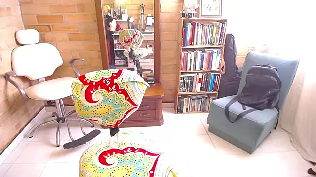 Snapshot of VioletaGomezCo chatting on September 2025 01:56:01 PM VioletaGomezCo online show from September 2025 01:56:01 PM