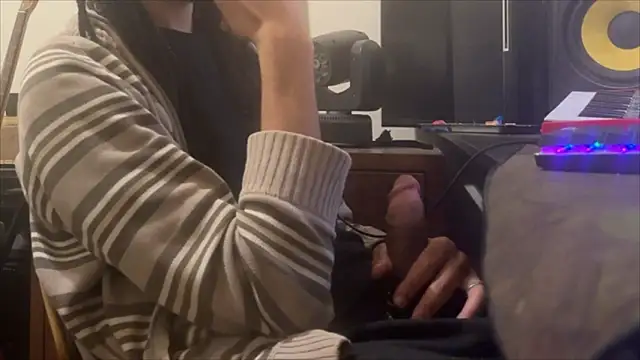 Snapshot of hotcamboy420 chatting on November 2025 03:39:01 AM hotcamboy420 online show from November 2025 03:39:01 AM