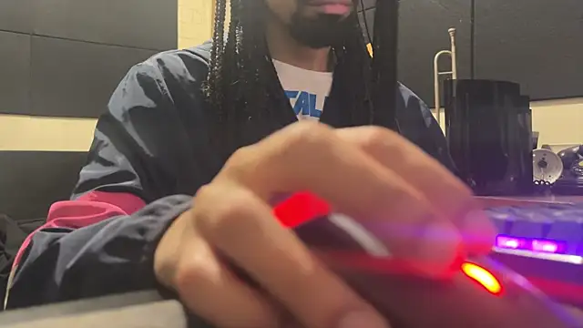 Snapshot of hotcamboy420 chatting on November 2025 05:06:01 AM hotcamboy420 online show from November 2025 05:06:01 AM