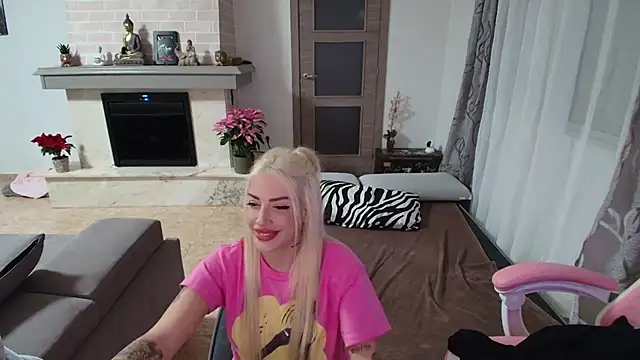 aradia demon online show from November 2025 05:56:01 PM