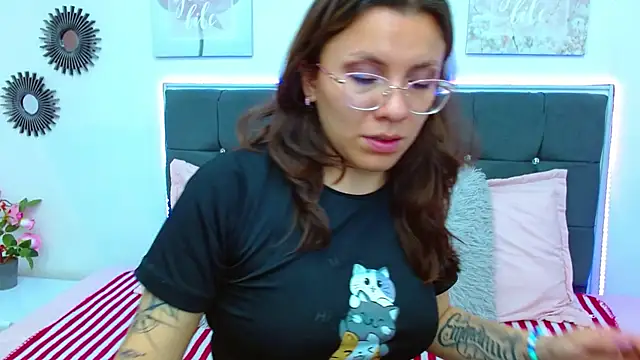 karlamorris  online show from January 2025 04:22:01 PM