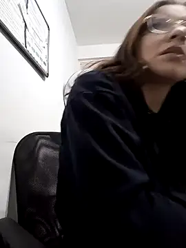 karlamorris  online show from January 2025 05:20:01 PM