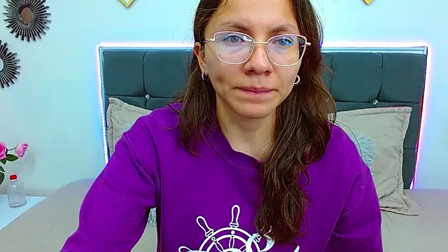 karlamorris  online show from February 2025 01:32:01 PM