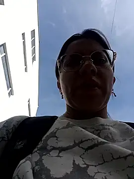 karlamorris  online show from September 2025 01:23:01 PM