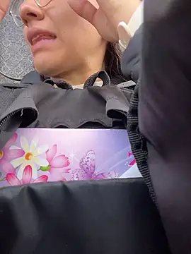 karlamorris  online show from February 2026 01:41:02 PM