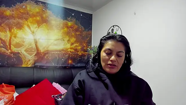 Lust Mom41 online show from December 2024 11:31:02 AM