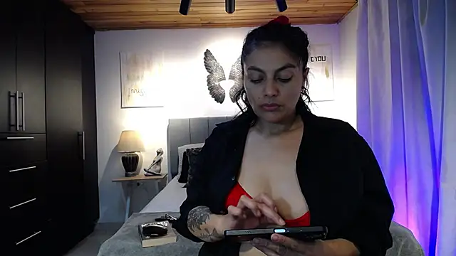 Lust Mom41 online show from February 2025 11:02:01 PM