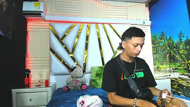 Snapshot of Ashley_James chatting on September 2025 08:23:01 PM Ashley James online show from September 2025 08:23:01 PM