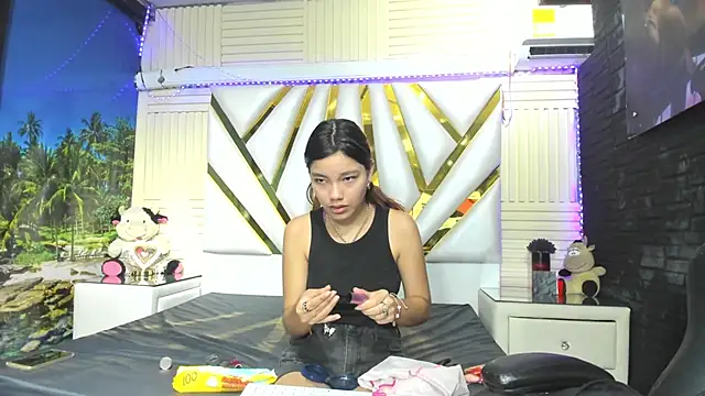 Snapshot of Ashley_James chatting on October 2025 09:47:02 PM Ashley James online show from October 2025 09:47:02 PM