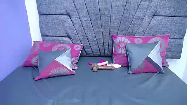 Briannacastello online show from December 2024 10:17:02 AM