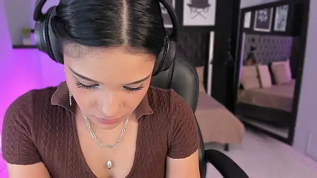 renee shelby  online show from March 2026 08:25:01 PM