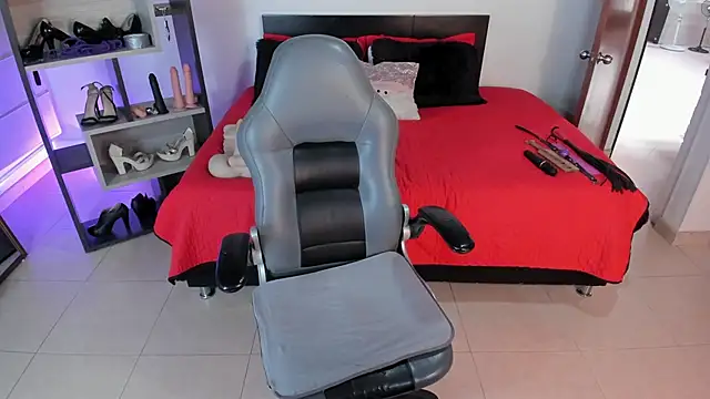 Veronica Jacobss online show from November 2025 07:06:01 PM