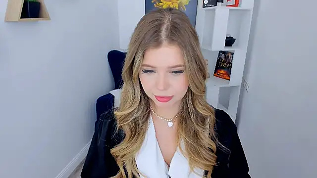 FollowLovee online show from September 2025 12:42:01 PM