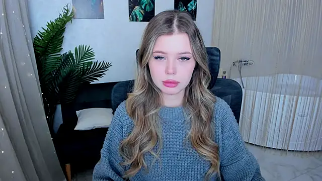 FollowLovee online show from September 2025 06:35:01 PM