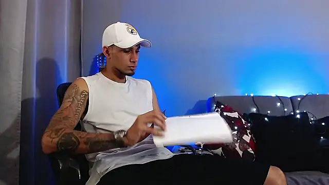 MagnusFrost online show from December 2024 05:16:01 AM