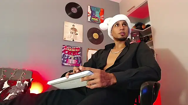 MagnusFrost online show from December 2024 05:38:02 AM