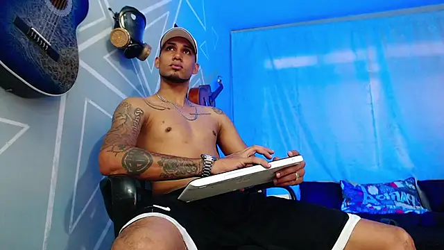 MagnusFrost online show from February 2025 07:38:02 PM