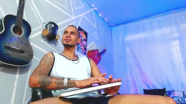 MagnusFrost online show from February 2025 07:42:02 PM