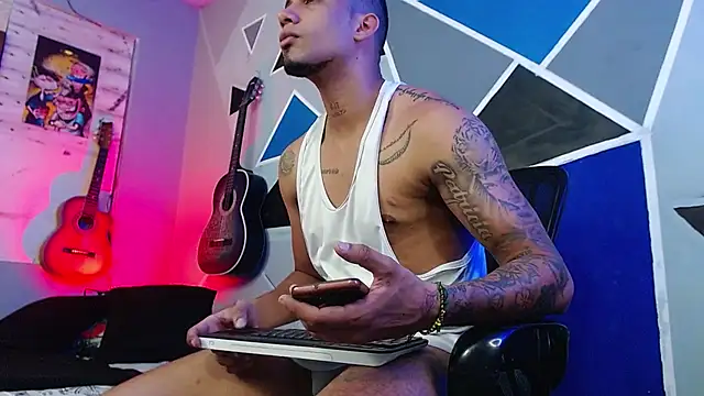 MagnusFrost online show from September 2025 03:30:02 AM