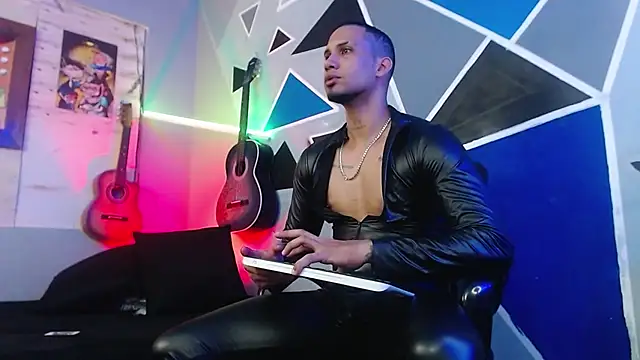 MagnusFrost online show from October 2025 05:51:02 AM