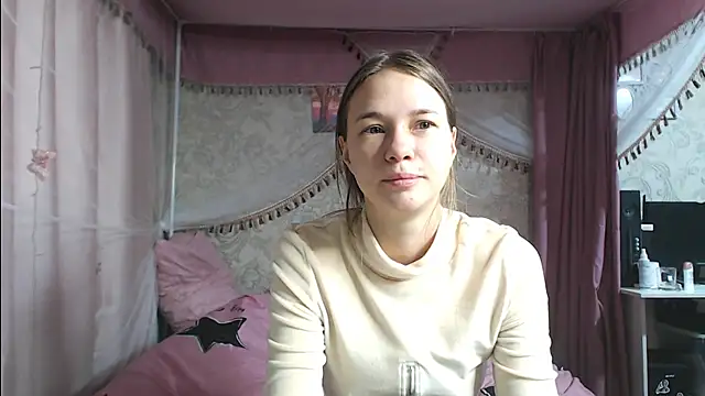 leila bambi  online show from December 2025 06:46:02 PM