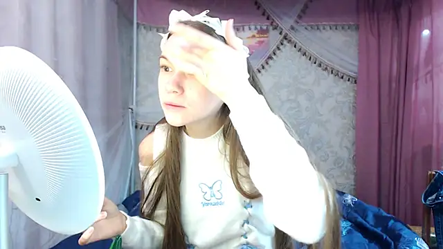 leila bambi  online show from February 2026 10:14:01 PM