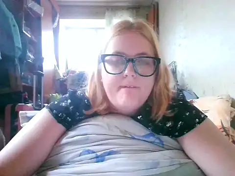 Snapshot of DesireMelissa chatting on October 2025 08:57:01 AM DesireMelissa online show from October 2025 08:57:01 AM