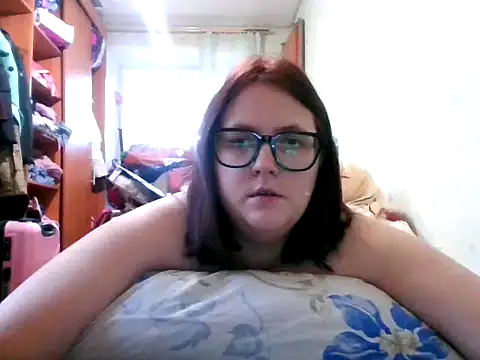 Snapshot of DesireMelissa chatting on October 2025 05:19:02 AM DesireMelissa online show from October 2025 05:19:02 AM