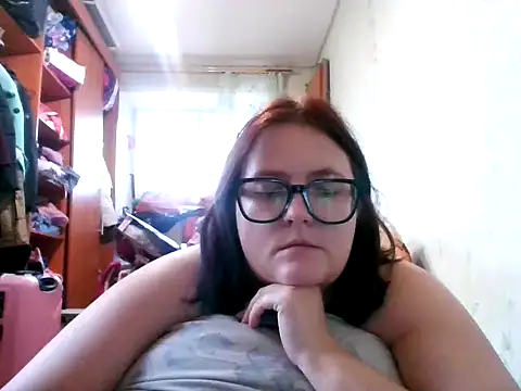 Snapshot of DesireMelissa chatting on October 2025 05:41:01 AM DesireMelissa online show from October 2025 05:41:01 AM