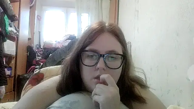 Snapshot of DesireMelissa chatting on November 2025 06:29:02 AM DesireMelissa online show from November 2025 06:29:02 AM