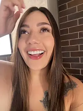 Latina vanessa online show from July 2026 05:52:01 PM