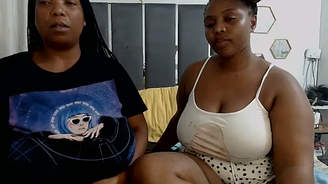 IceBellaCane313 online show from March 2026 11:04:02 PM