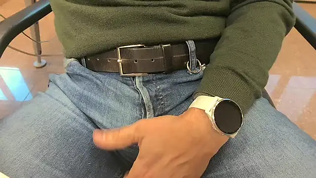 alessandroman2114 online show from March 2026 05:23:02 PM